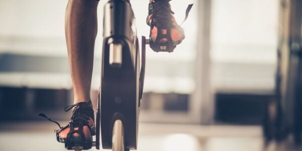 are stationary bikes hard on knees?